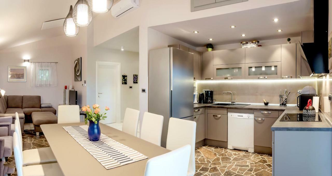 Villa Bandic Baška Voda Extérieur photo