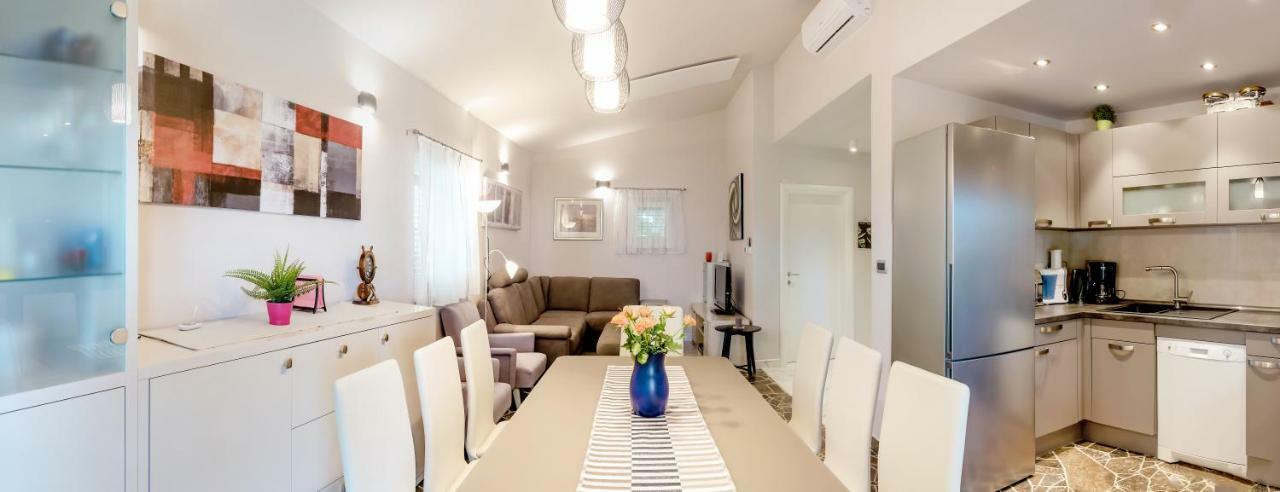 Villa Bandic Baška Voda Extérieur photo